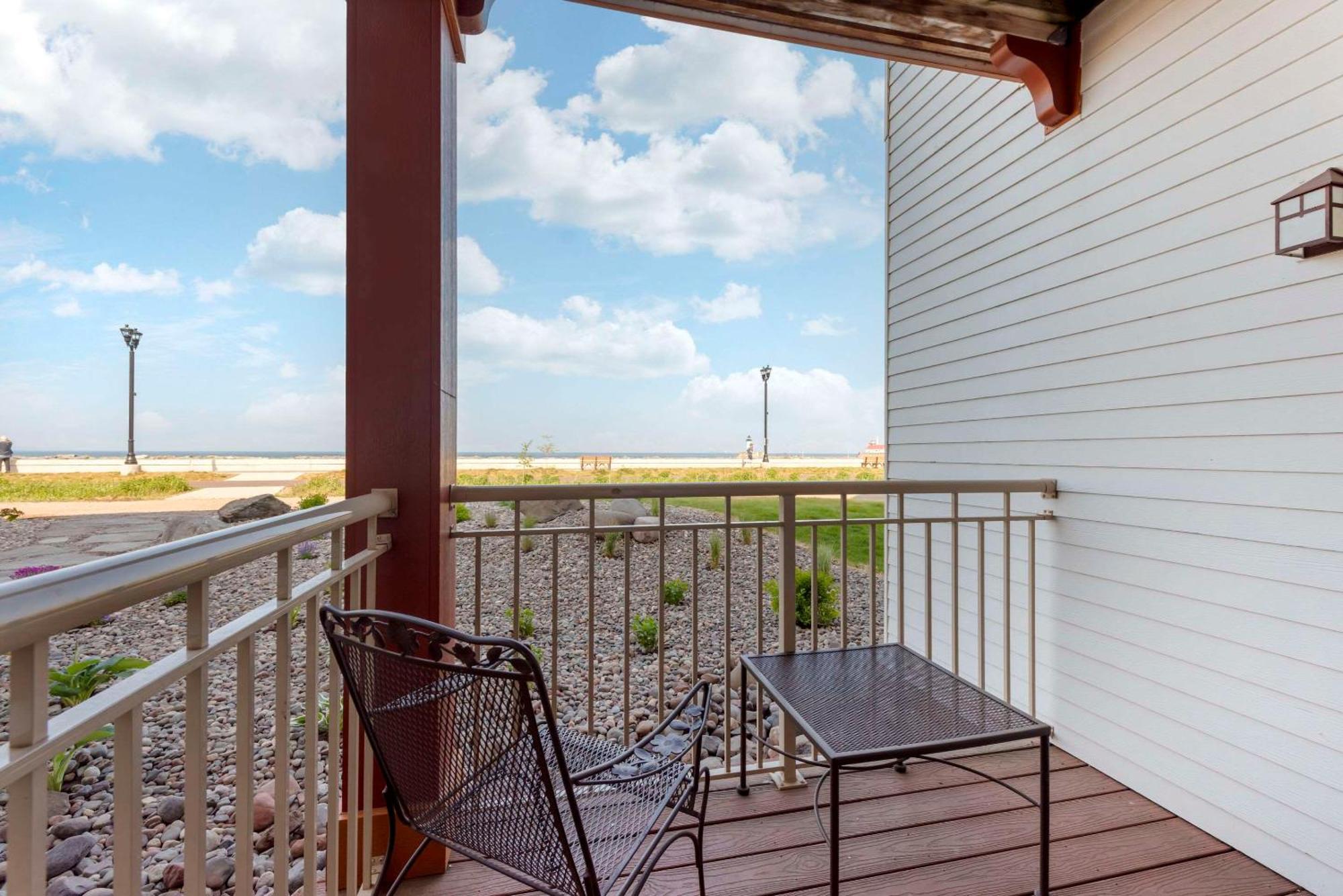 Lift Bridge Lodge, Ascend Hotel Collection Duluth Exterior photo